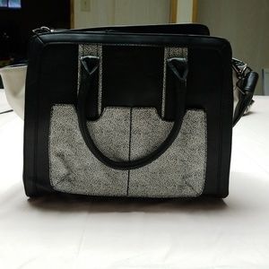 GX Gwen Stefani Black/White Tote Handbag